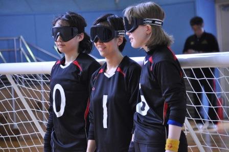 ゴールボール日本代表女子（左から）若杉遥選手、安達阿記子選手、欠端瑛子選手